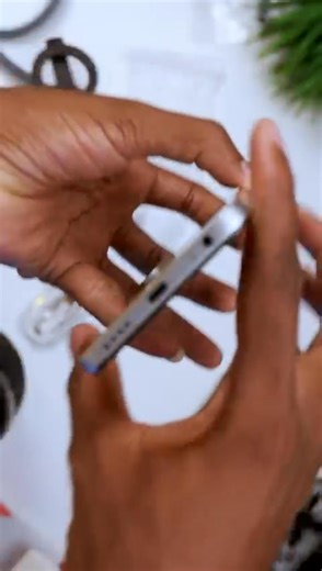 📦✨ Unboxing the all-new itel A100! Watch our KOL reveal the sleek design, smooth performance, and everything packed inside this budget-friendly powerhouse. Get ready to be impressed! 🔥📱 #A100 #AIForEveryone | itel