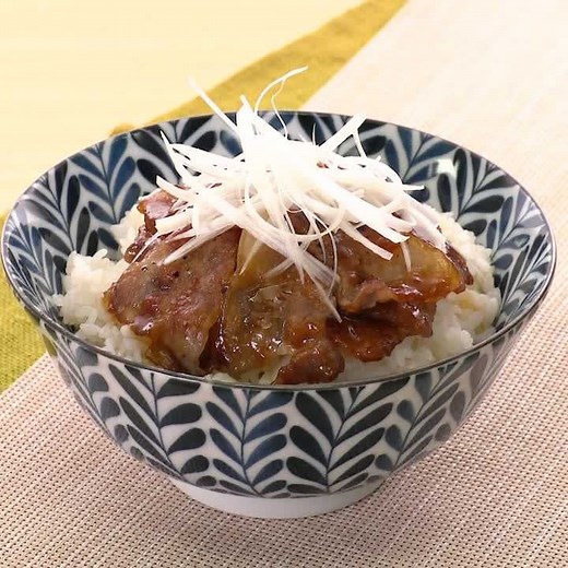 簡単即席丼ぶり♪ 豚バラ肉でこってり甘辛丼のレシピ動画・作り方 | デリッシュキッチン