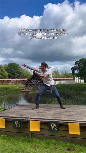 There’s nothing like your first time watching The Falconer’s Quest at Warwick Castle! 🤩🦅 | Warwick Castle