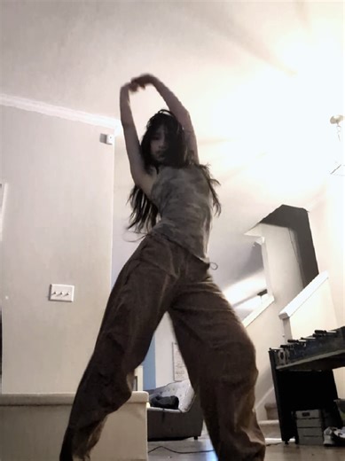 im smarter 🧐 . . . . #lesserafim #dance #dancechallenge #dancetrend #dancer