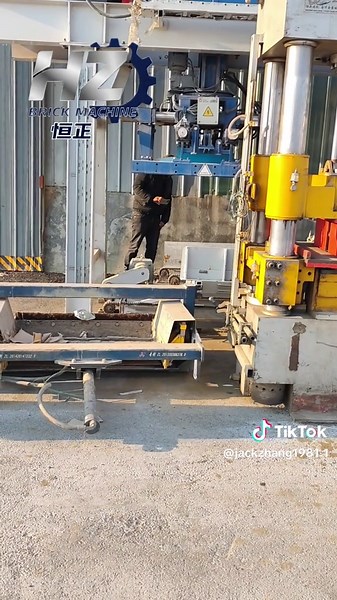 supply used industrial concrete block in good working condition for commercial production. ·QGM used brick making machine ·Sanlian used brick making machine ·Hawen used brick making machine ·Qunfeng used brick making machine ✔ Suitable for block factories & construction companies ✔ Produce solid, hollow & interlocking blocks ✔ Daily capacity: 8,000–20,000 blocks ✔ Machines tested before shipment 💰 Price range: USD 8,000 – 40,000 depending on model and configuration. Serious buyers can contact u