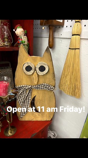 Think it’s just beach stuff? Nope! You never know what you’ll find. #vavintagevbch #beachtimehomedecor #vavtg #JeepFest2025 #antiques #757localbiz #roadtrip #localartists #FarmhouseChristmas #farmhousedecor #beachdecor | Beach Time Home Decor