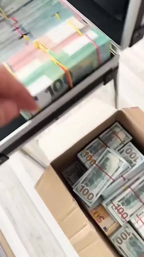 165K views · 35K reactions | The Power of the U.S. Dollar...