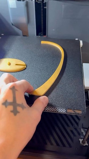 3D Printing Models on Instagram: "@davidlikestoprint Magnetic UFO #3dprintingmodel #3d #3dprinting #3dprint #3dprinter #3dprinted #3dprints #3dmodel #satisfying #satisfyingvideos #asmr #ufo #alien #3dprinters"