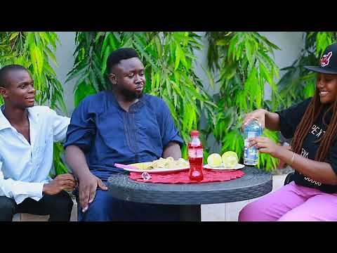 UNE FAMILLE DE OUFF EPISODE 31 : LE CHEF DE FAMILLE EN PLEIN EXERCICE