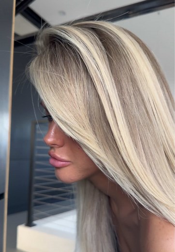 Blonde Balayage Looks: Middle Part VS Side Part
