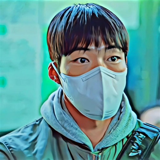 Drunk Man Picks a Fight with Bus Driver 😱 Gun Woo Steps In to Stop Him | Bloodhounds Season 1#kdrama
