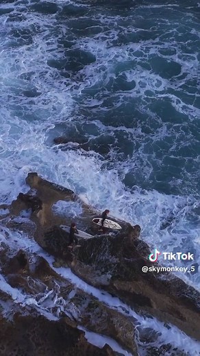 Rock off gone wrong 😜 ■■■■■■■■■■■■■■■ FOLLOW @skymonkey5 for surf content created by me using drones in Australia. ■■■■■■■■■■■■■■■ #surfboard #surf #surfing #instasurf #surfvibes #surferlife #surfphotography #rockoff #surfreels #deewhypoint #surfaustralia #surfculture #funnysurfingmoments #surfgrom #surfinginjury #wipeout #surfingiseverything #fyp