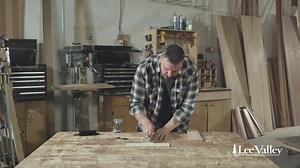 The Veritas Card Scraper Burnisher’s innovative design permits a two-handed grip. Watch to learn more. | Lee Valley Tools