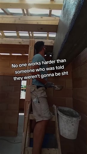 DirtyBootsClub a TikTokon