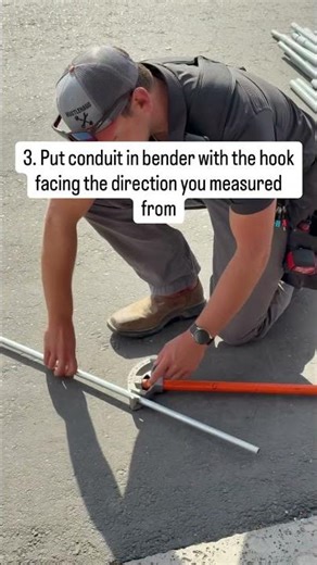 Hand Bend 3/4” Conduit #commercialelectrician #pipebending #conduit #conduit bending #howto