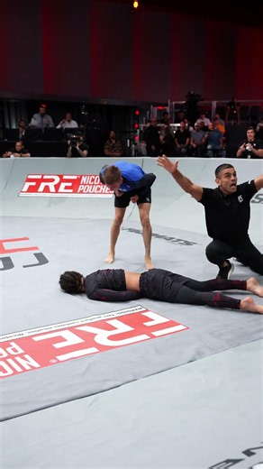 TRIANGLE AT THE BUZZER 🤯 John Chandler finds the submission with 2 SECONDS left in the match!