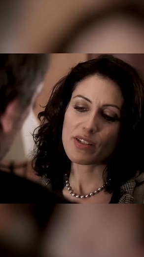 El Dr. House atiende a un paciente por $10 😏 #SeriesMédicas #DrHouse #TheGoodDoctor #DramaMédico #SeriesCortos #FansDeSeries #SeriesIcónicas #CineYTV #ShortsDeSeries #DoctorHouse #ElBuenDoctor #SeriesAdictos #SaludYDrama #TVShowFans #MomentosÉpicos | MedHouse