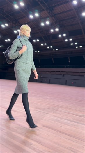 i-D on Instagram: "5 seconds of @marcjacobs’ 5-minute fashion show, featuring @alexconsani. In a radical departure from the past several years of supersized silhouettes, Jacobs slimmed down his shapes and presented a collection that riffed on his work in the 1990s, as well as the work of Miuccia Prada, Helmut Lang, and Yves Saint Laurent. The biggest surprise? Scrunchies are back."