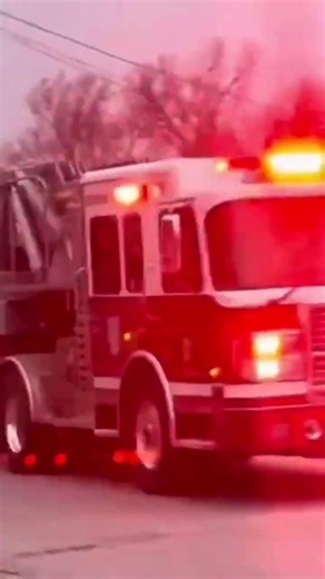 BCoFD Engine 13 Truck 13 & Safety Officer Responding to a Fatal Working House Fire