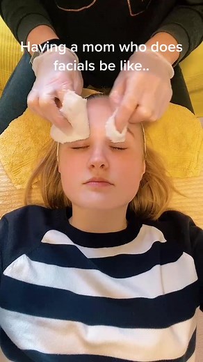 Facial Massage with My Cat: A Fun Day in Life