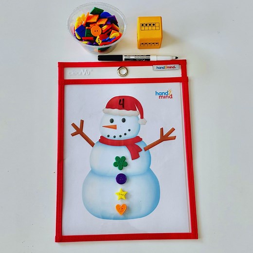 Roll into mastering early math skills with a winter-ful activity! Little learners will have so much fun practicing number recognition and counting as they dress up their snowman! 🟦 ROLL the Multiple Representation Die ⭐ WRITE the number on the snowman’s hat 🧡 COUNT and place the correct number of buttons on the snowman Level up this activity by using Attribute Buttons instead of regular ones! Students can count and sort by the number of holes or sides on the buttons for some extra number recog