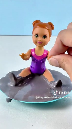 Pizza Day with Anne and Mom: A Small Mishap #barbiegirl #barbieandken #Barbiesdailylife #toys
