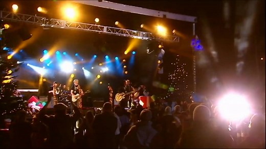 Here’s The Saw Doctors playing a live version of Joyce Country Céilí Band on the TV show, Kilnascully, on RTE (This time with sound hopefully!!) | The Saw Doctors