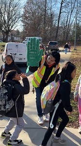 It’s Friday!!!!! Minnieville Elementary School celebrates Fridays with high fives! 🙌 | Prince William County Public Schools