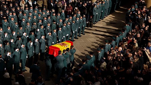 VÍDEO | 'La muerte no es el final' resuena en Pamplona durante el funeral por el Guardia Civil asesinado