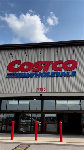 Danielle Taylor on Instagram: "✨ Clean, tasty, and easy — these are my current Costco favorites! 🎉💛 🥗 @SafeCatchFoods Ahi Yellowfin Tuna,every single fish is tested, , backed by the American Pregnancy Association. It’s also 10x lower in mercury than the FDA limit, so you can enjoy it worry-free 🐟✨ 43g lean protein per can Natural juices = omega-3 liquid gold + vitamins! Don’t drain!! 🥖 @simplemills Garlic & Herb Crackers… crunchy, flavorful, and absolutely