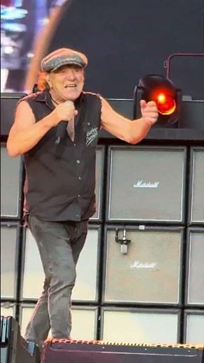 ⚡🎸 AC/DC electrify the stage – Brian Johnson roars like the voice of war #ACDC #AC/DC