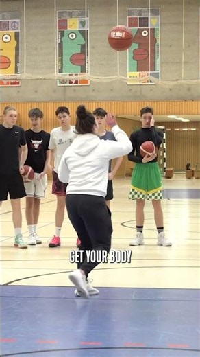ATTACKING ONE HANDED Webull SHOOTING WITHOUT ATTACKING FORM