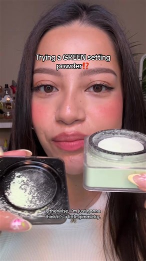 Review of Huda Beauty's New Green Powder