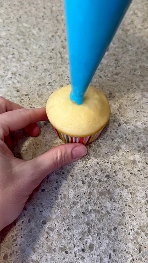 Balloons Cupcake #cupcake #cupcakes #balloon #balloons | PatententIy Sweet 1 .