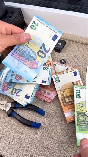 Counting Crinkling euro notes just for the sound and the visuals?👀 🔒 #virl