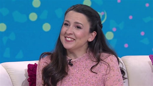 Ms. Rachel details the importance of narrating your day to children