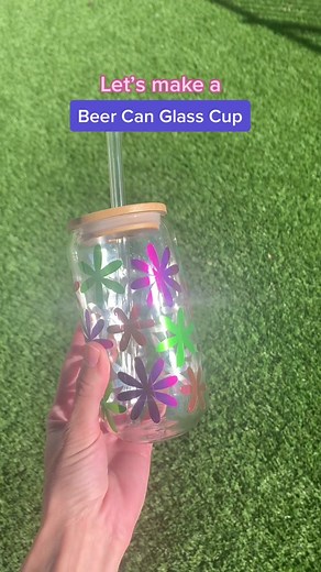 Let’s make a beer can glass cup! If you’re a Cricut beginner, start with simple shapes and designs before trying layered wraps. Use code LUCKYPENNY for 10% off Teckwrap vinyl ✨ #teckwrapcraft #beercanglasstips #glassbeercan #vinylglasscup #cricutvinylprojects #icedcoffeeglasscups #diytumblerholder #bestvinylbrands