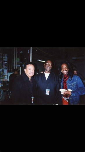 the 46 Grammy's awards in the green room in picture 📸 Maurice White Donny Mathis and Verdine White