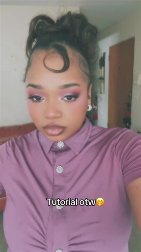 Tutorial otw🤭🩷 #creatorsearchinsights #makeuptutorial #valentinesdaymakeup #vdaymakeup #fyp