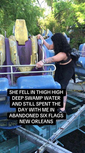 Before we even made it into the massive abandoned theme park she fell in swamp water when we were trying to go down a trail through the back entrance haha. It was super deep and I thought she was gonna bail at first but she ended up staying to film the park with me all day. Great day at abandoned New Orleans six flags. As usual wildlife is everywhere and we even ran into some bees. #abandoned #neworleans #louisiana #themepark #crazy