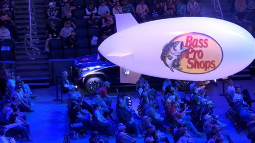 Fans enjoy Bassmaster Classic events in Knoxville