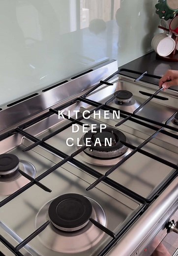 Deep Cleaning Hacks: Transform Your Kitchen Easily