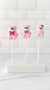 Mini bear cake pops, but make them Valentine’s Day ready 💕🧸🎀 Create these adorable mini bear cake pops in just 3 easy steps: mold, dip, decorate! Made simple with our beginner-friendly small bear cake pop mold, perfect for Valentine’s Day treats, parties, gifts, or dessert boxes. Whether you’re a home baker or a small business, these mini bears are guaranteed to steal hearts 💘 Available now on our website ✨ 🛍️: www.mylittlecakepopmolds.com 📦: FREE US shipping on orders over $150! #valentin
