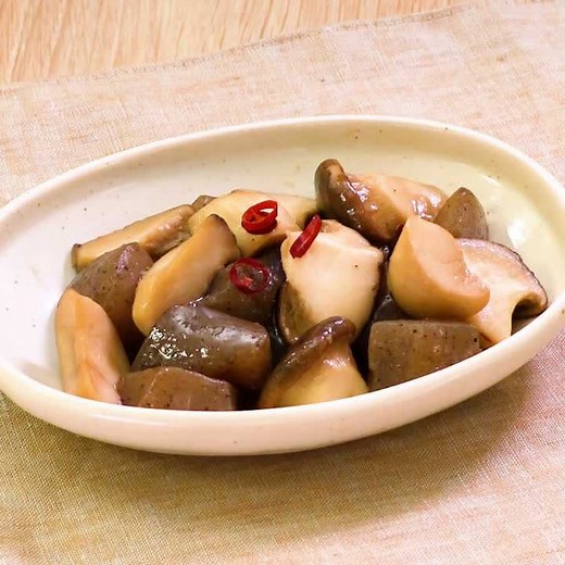 食感楽しい！ こんにゃくとエリンギの甘辛炒め煮のレシピ動画・作り方 | デリッシュキッチン