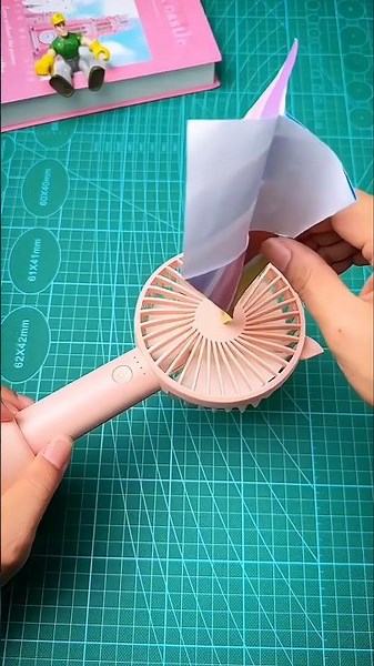 Amazing Spinning Paper Plane (TUTORIAL)
