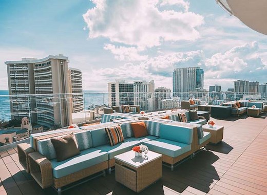 SKY Waikiki - Rooftop Bar in Honolulu Hawaii
