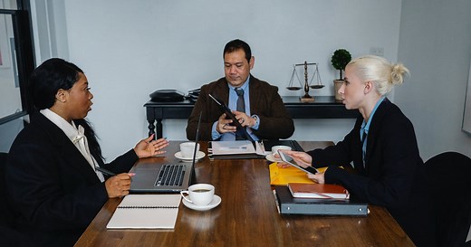 CEO vs COO vs CFO - Key Roles and Responsibilities in 2025