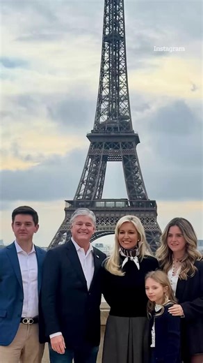 Fox News' Ainsley Earhardt and Sean Hannity enjoy Christmas getaway | The US Sun