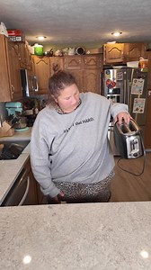 689K views · 8.4K reactions | #earlymorninggrwm #grwmsahm #sahmmorning #sahmlife #realisticmommorning #realisticmotherhood #aggressivetutoriallady | Applesauceandadhd | Facebook