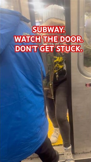 SUBWAY. WATCH THE DOOR. DON'T GET STUCK. #shorts #viralvideo #train #trending #youtubeshorts #viral