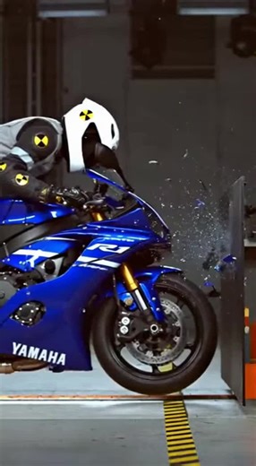 crash test Yamaha R1, crash test video fully reversed