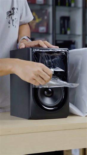 The JBL Pro 306P MkII powered 6" two-way studio monitor - your studio setup, but better. With the JBL Pro Image Control Waveguide and refined transducers, you get precise imaging, a wide sweet spot, and impressive dynamic range, perfect for any modern workspace. Discover how to upgrade your studio, here: https://jblpro.com/en/products/306p-mkii Thanks to @polin_official_kh (via Instagram) for sharing! #JBLPro #JBLInstall #ProSound | JBL Professional