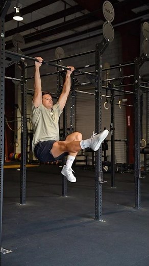 Hanging Knee Raises - Alternating Single Leg Holds: Demonstration