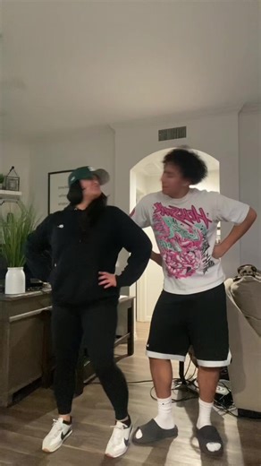 Bday posttt😂 #fyp #dance #momson #funny @Lonnie Vasquez | dance